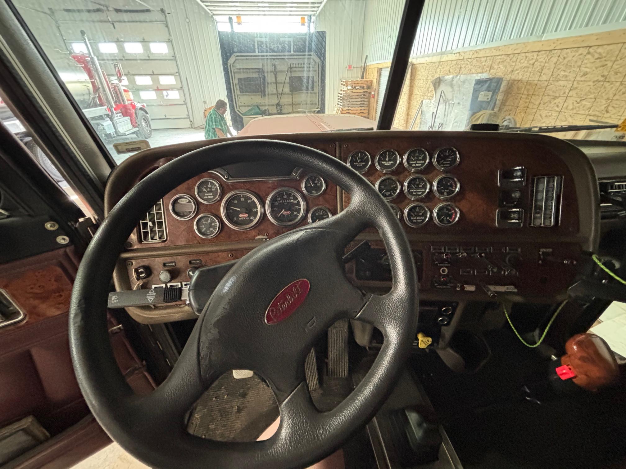 2004 PETERBILT 379 - Image 14